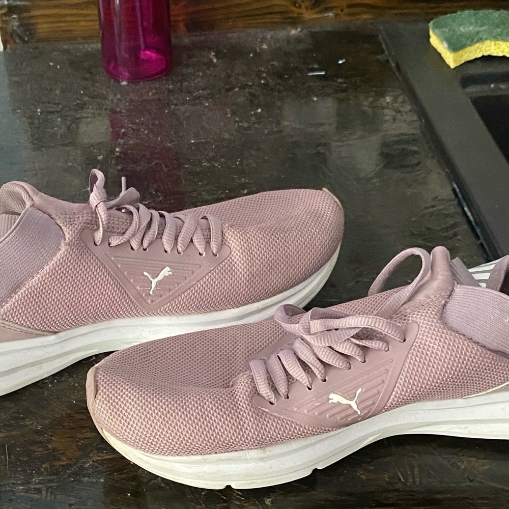 Puma Women's Mauve Sneakers
